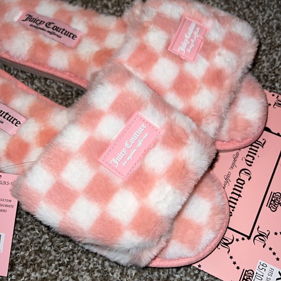 juicy couture slippers nwt but one slipper broke off the packaging - Picture 3 of 5